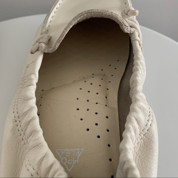Hush Puppies - Ivory Leather Stretch Loafers - Size 8.5M - Picture 6 of 12